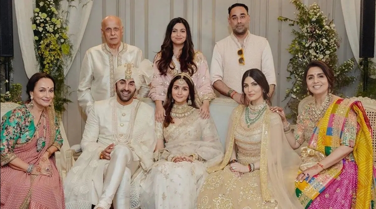 alia ranbir wedding family photos