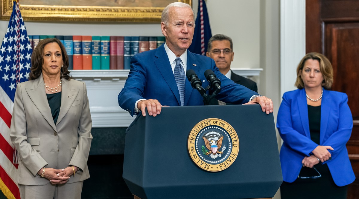 joe biden, biden end of quote video, end of quote repeat the line, biden teleprompter gaffe, biden teleprompter video, roe vs wade order, indian express