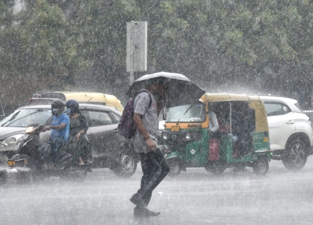 In photo: Heavy rain, waterlogging hit cities across India | India News ...