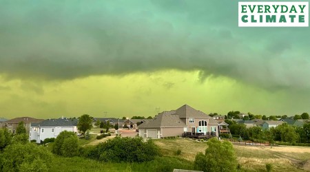 As the storm hit, it turned the skies green, with even many experienced storm chasers claiming to have never witnessed such atmospheric optics. (Photo: Twitter/@cory_martin)