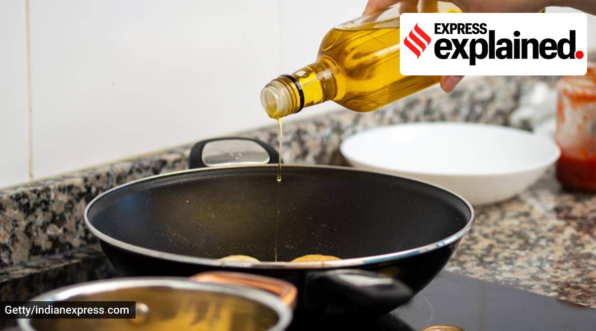 The effective import duty is currently 5.5% on crude palm, soyabean and sunflower oil, while it is 13.75% for RBD palmolein. 