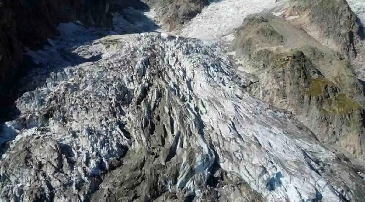 Po zhroucení italského ledovce se naděje pro pohřešované horolezce rozplynuly