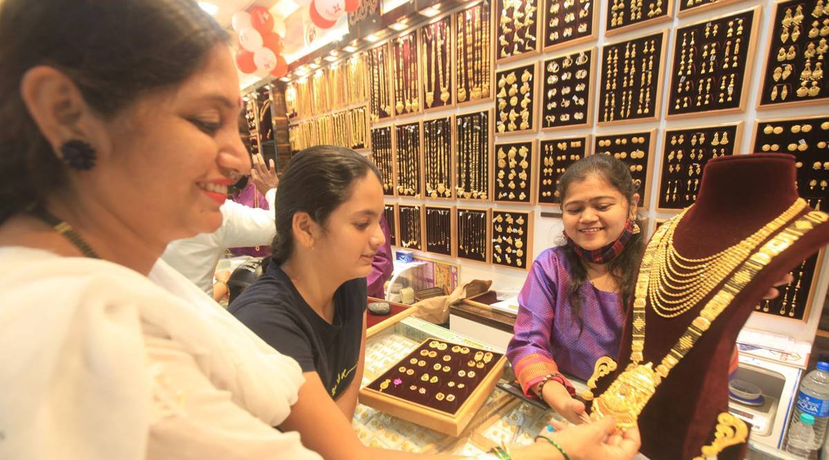 Gold Silver Rate/Price Today : जारी हुए आज के सोनेे और चांदी के भाव, कई दिनों से लगातार बढ़ रहे दामों ने आज दी राहत