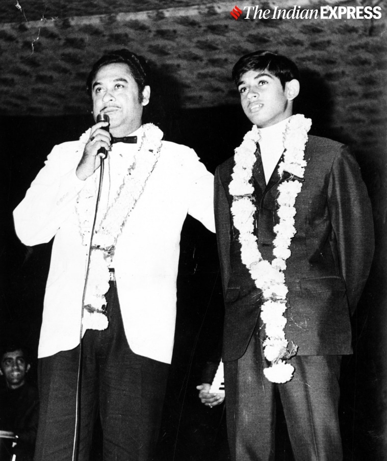 When Amit Kumar won against Kishore Kumar, was presented the award by his father: ‘He said tune mujhe hara diya’