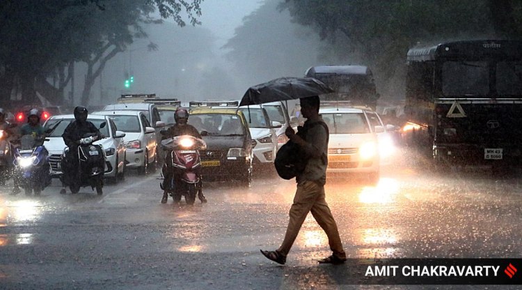 Parts of Mumbai witness over 100 mm of rainfall on Monday (Express)