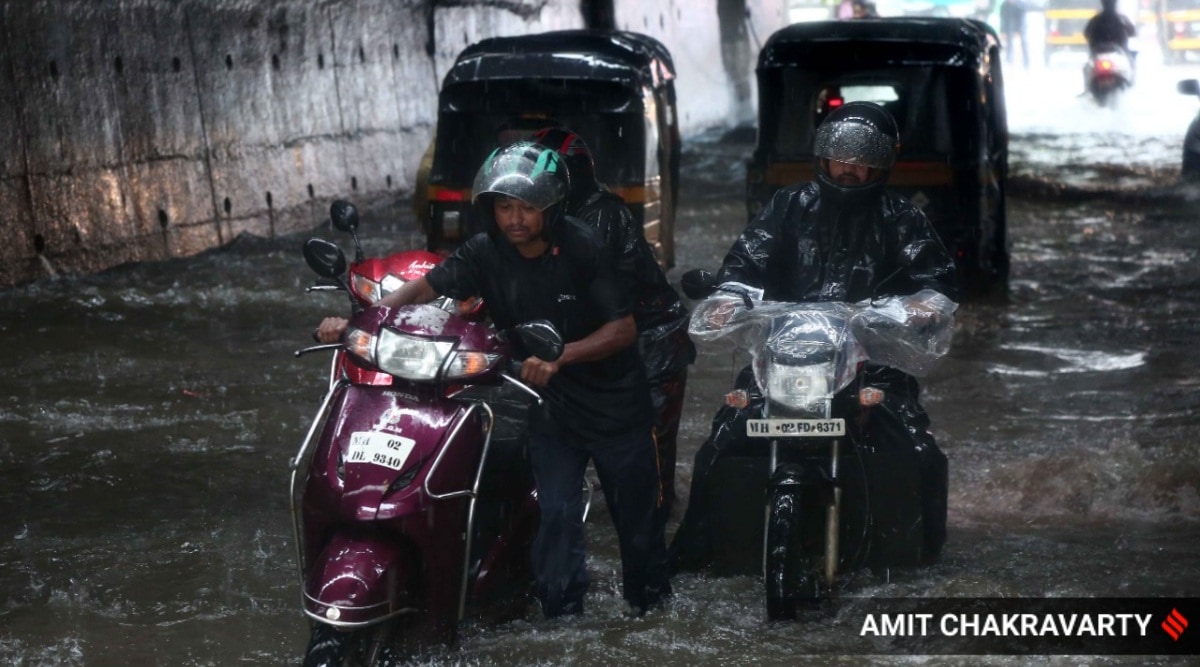 mumbai traffic rains