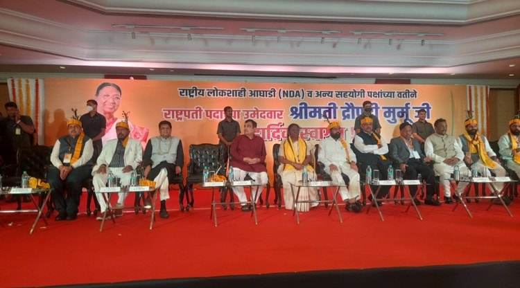 NDA Presidential leader Draupadi Murmu in Mumbai(Express Photo)