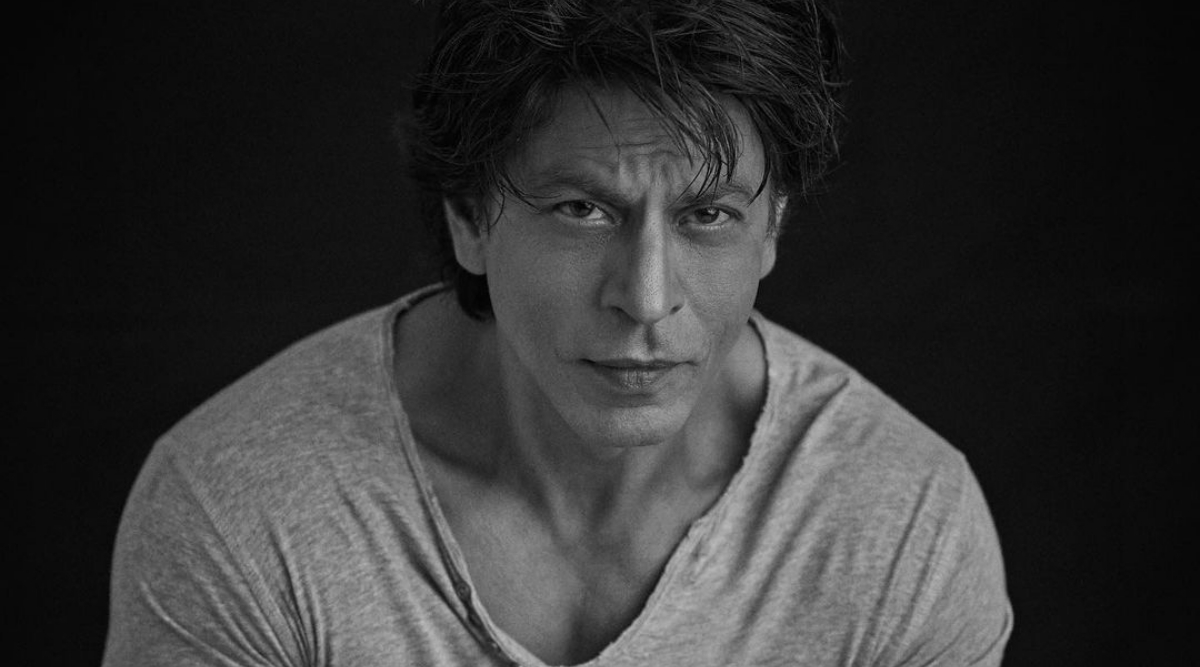 Shah Rukh Khan's latest 'timeless classic' photo breaks the internet, fans scream 'Aa raha hai Pathaan'