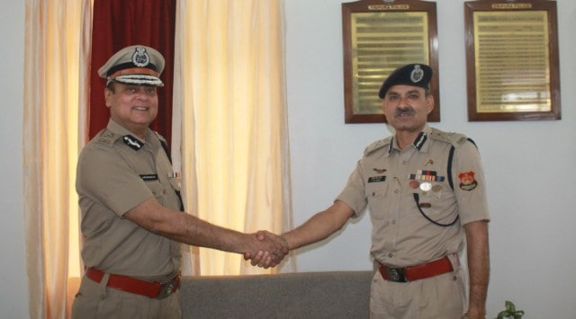 Amitabh Ranjan (left) takes over the charge of DGP, Tripura and HoPF, Tripura on 28/07/2022. (Source: Tripura Police)