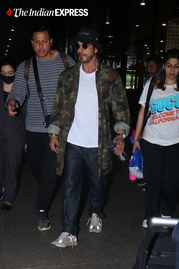 Shah Rukh Khan Clicked At Mumbai Airport After Wrapping Up Uk Schedule Of Dunki See Photos 4664