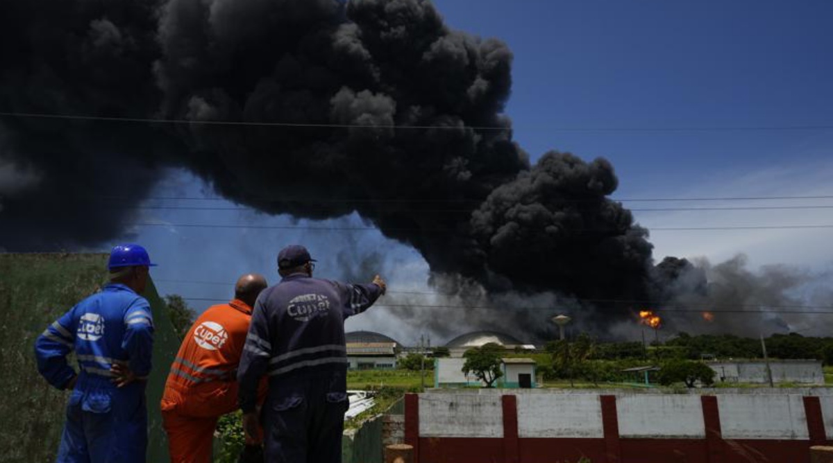 7 desaparecidos, 121 heridos, 1 muerto en incendio en instalación petrolera cubana