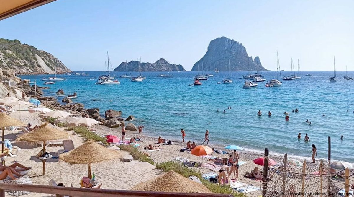 Local climate adjust: How harmful is tourism for the ecosystem?