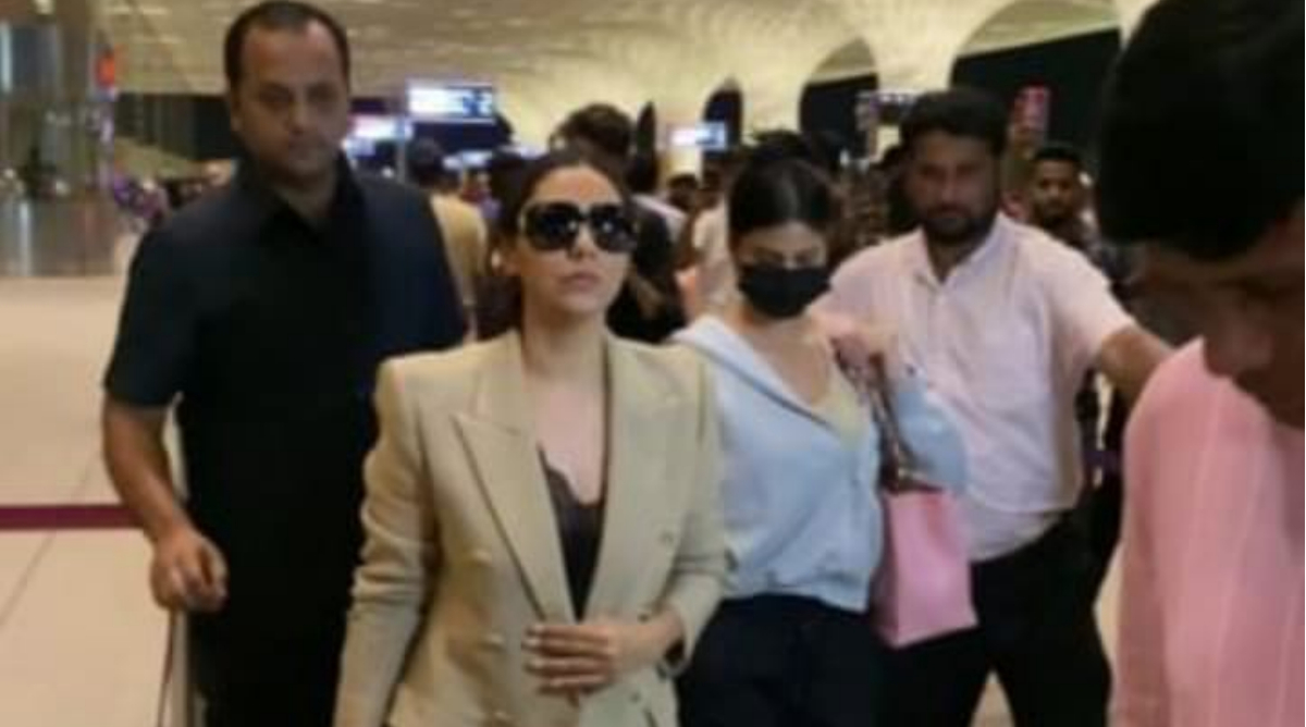 Gauri Khan greets paparazzi; Suhana Khan's airport look wows fans