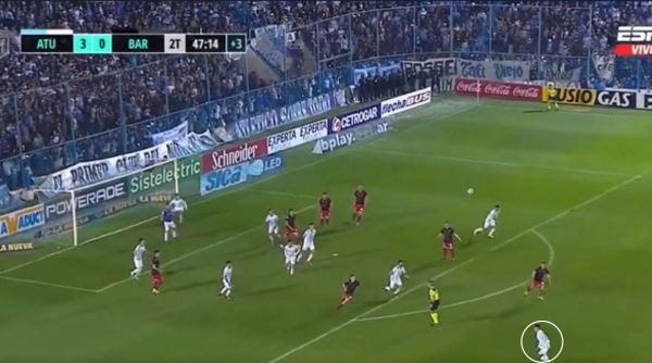 MIRA: Un gol desde antes del medio campo, una chilena, Atlético Tucumán marca dos mundiales en el mismo partido de la Primera División Argentina