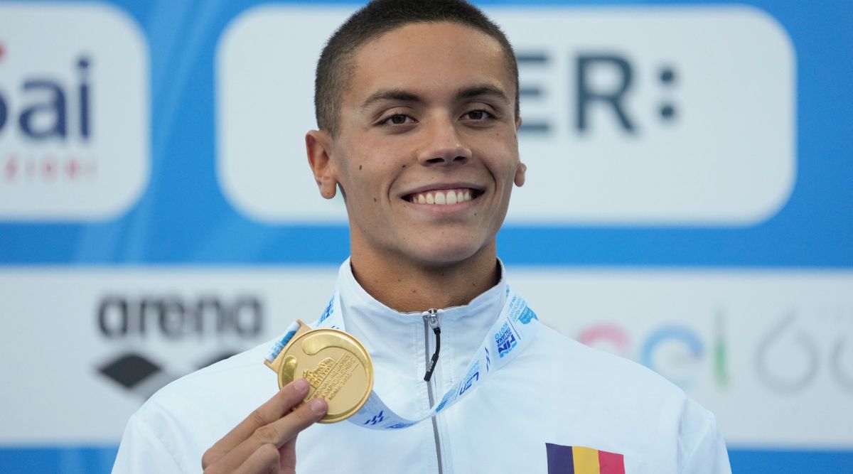 O adolescente romeno David Popovici quebra o recorde masculino dos 100m livre