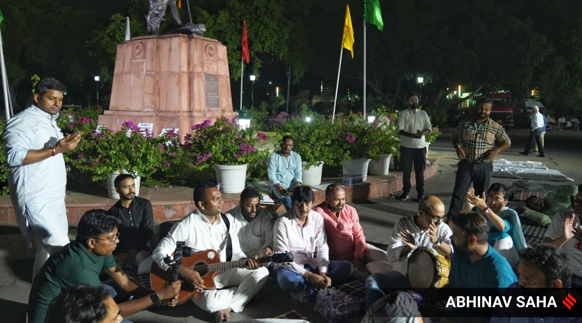 Delhi News Highlights: Protesting AAP Leaders Spend Night At Delhi ...