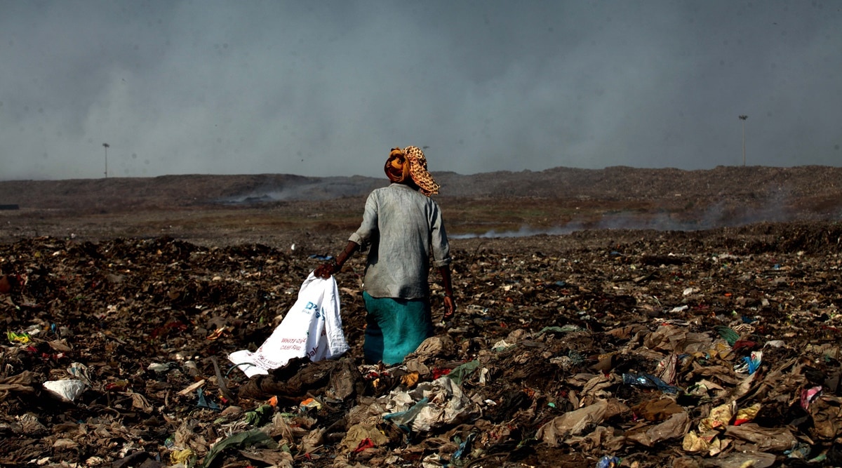 Growing garbage mound unnerves Domlur residents