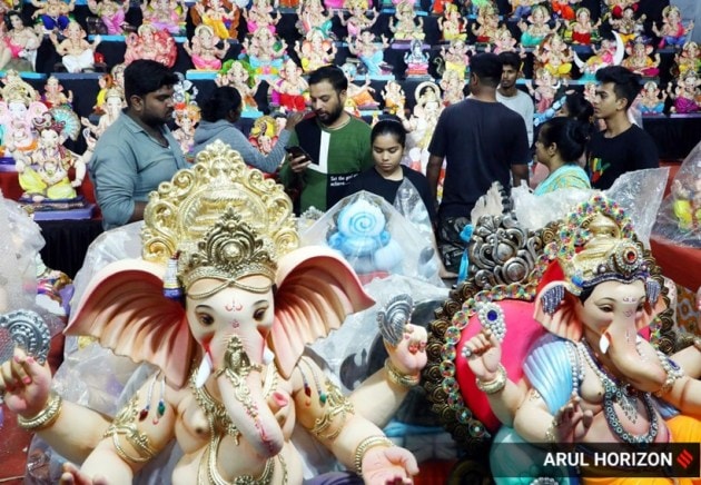 Ganesh Chaturthi 2022, Ganesh Chaturthi 2022 pictures, Ganesh Chaturthi 2022 photographs, Ganesh Chaturthi 2022 celebrations, Ganesh Chaturthi 2022 photos, Ganesh Chaturthi 2022 pics, devotees celebrating Ganesh Chaturthi, indian express news