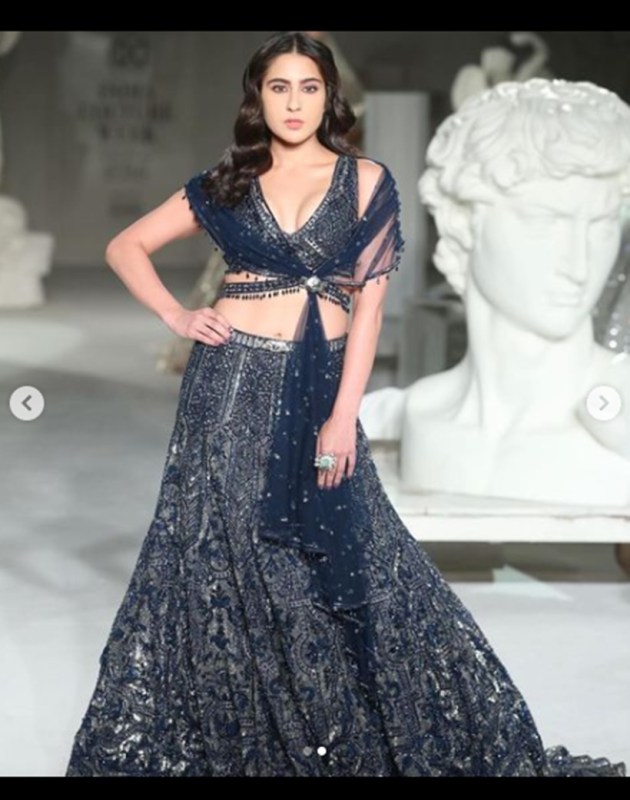 Fashion Design Council (FDCI), India Couture Week 2022, India Couture Week photos, showstoppers India Couture Week, celebs at India Couture Week, India Couture Week 2022 showstoppers, Bollywood celebs India Couture Week 2022, celeb fashion, fashion designers, fashion collection at India Couture Week, indian express news