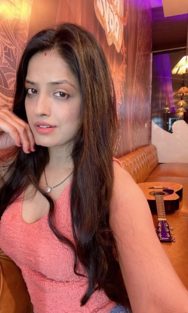 Kanishka Soni, sologamy, (3)