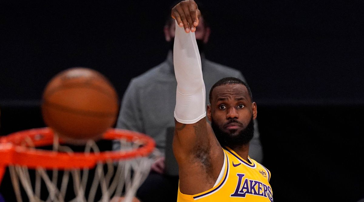 Download LeBron James and the Los Angeles Lakers Take Flight
