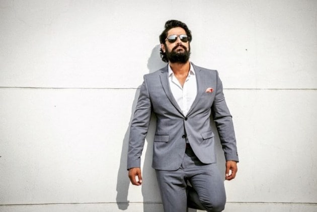 Not just acting, Mohit Raina has an impressive sartorial sense, too: A ...