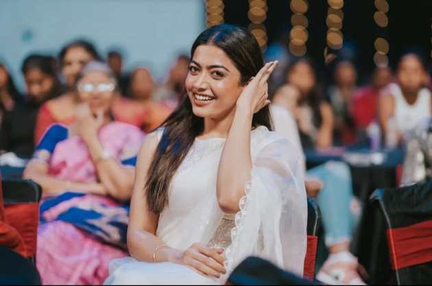 Sita Ramam promotions, Mrunal Thakur, Rashmika Mandanna, Dulquer Salmaan