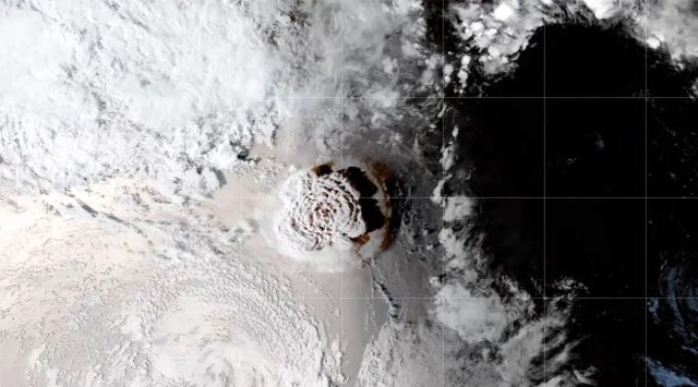 A satellite image capturing the Hunga Tonga eruption on January 15. (Image credit: NASA)