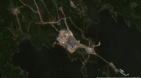 Satellite imagery captured a gas flare at the Portovaya plant, Russia. (Source: DW)