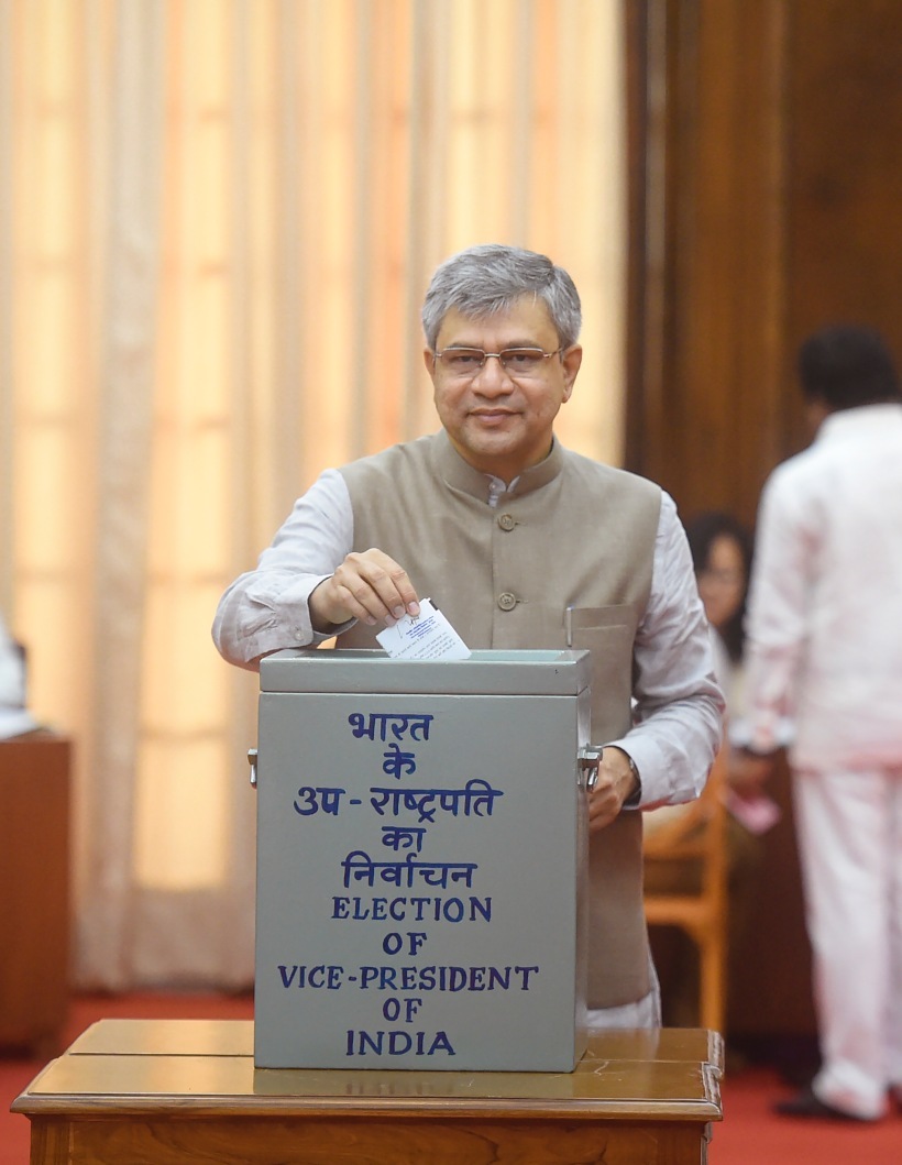 In Pics: MPs Cast Their Votes To Elect India’s Next Vice-President ...