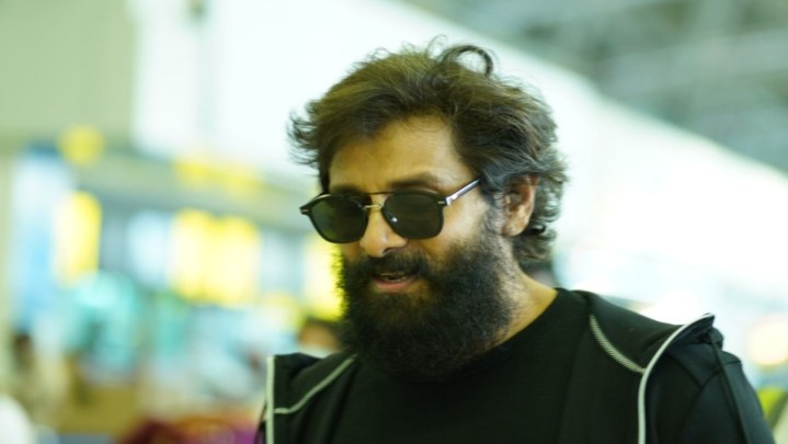Vikram spotted at Chennai airport (Image: Twitter/Yuvraaj)
