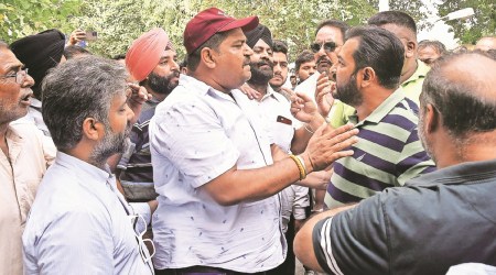 Around 2.15 pm on Thursday some Congress workers, including councilor Sunny Bhalla and his supporters, got into a spat with Gurpreet Singh and other small contractors. However, police from Division number 8 reached the spot and controlled the situation.