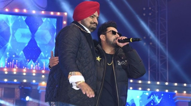 Gippy Grewal with Sidhu Moosewala in a throwback picture. (Photo: Gippy Grewal/Twitter)