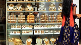 Three rob jewellery shop at gunpoint in Gurgaon