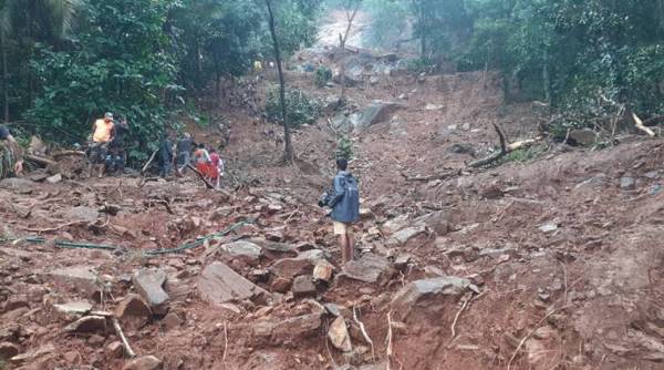 Kerala monsoon fury: Red alert in 8 districts, over 700 people moved to ...