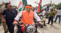 BJP MP Manoj Tiwari fined for violating traffic rules during rally