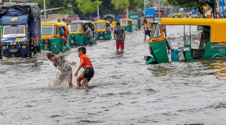 monsoon health, Indian monsoon, monsoon diseases in India, monsoon infection in India, leptospirosis, what is leptospirosis, leptospirosis causes, leptospirosis bacteria, leptospirosis infection, leptospirosis in India, leptospirosis cases, leptospirosis prevention, leptospirosis treatment, leptospirosis and pets, indian express news