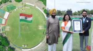 Guinness World Record, largest human image of waving national flag, har ghar tiranga, Meenakshi Lekhi, indian express