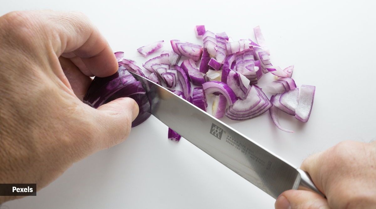 How to finely Chop an Onion without Crying - The Quick Journey