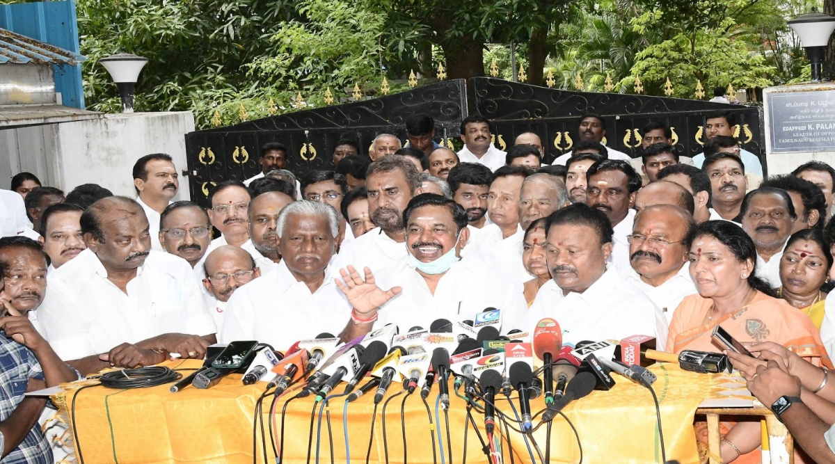 Eps Ops Day after HC restores OPS as AIADMK coordinator, EPS rejects OPS truce ...