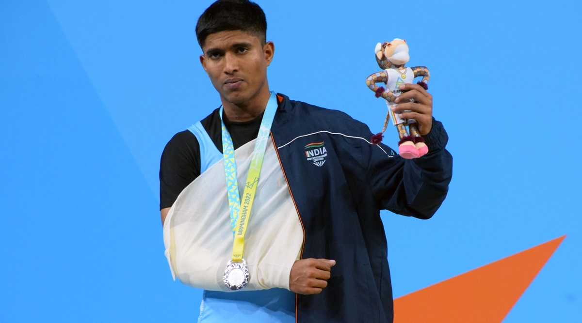 Medal-winning weightlifter Sanket Sargar stays back in the Uk for UCL treatment method know additional about it महाराष्ट्र के वेटलिफ्टर संकेत महादेव सरगर चोटिल हुए यूसीएल इंजरी से बर्मिंघम कॉमनवेल्थ गेम्स 2022 में इस देश में करइंगे इल्लाज