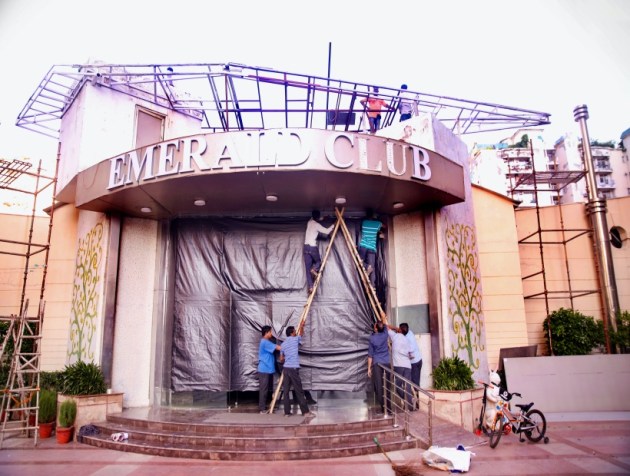 Supertech Twin Tower set for demolition