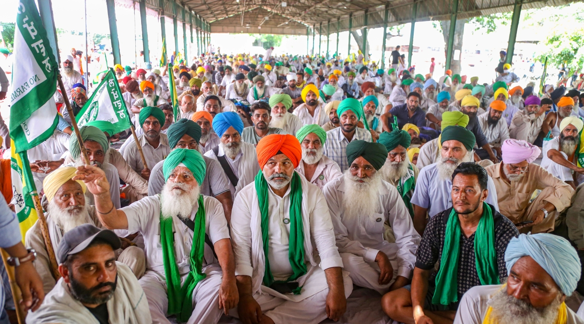 यूपी के लखीमपुर खीरी में किसानों ने शुरू किया 75 घंटे का धरना, केंद्रीय मंत्री अजय मिश्रा को बर्खास्त करने की मांग यूपी के लखीमपुर खीरी में किसानों ने शुरू किया 75 घंटे का धरना, केंद्रीय मंत्री अजय मिश्रा को बर्खास्त करने की मांग