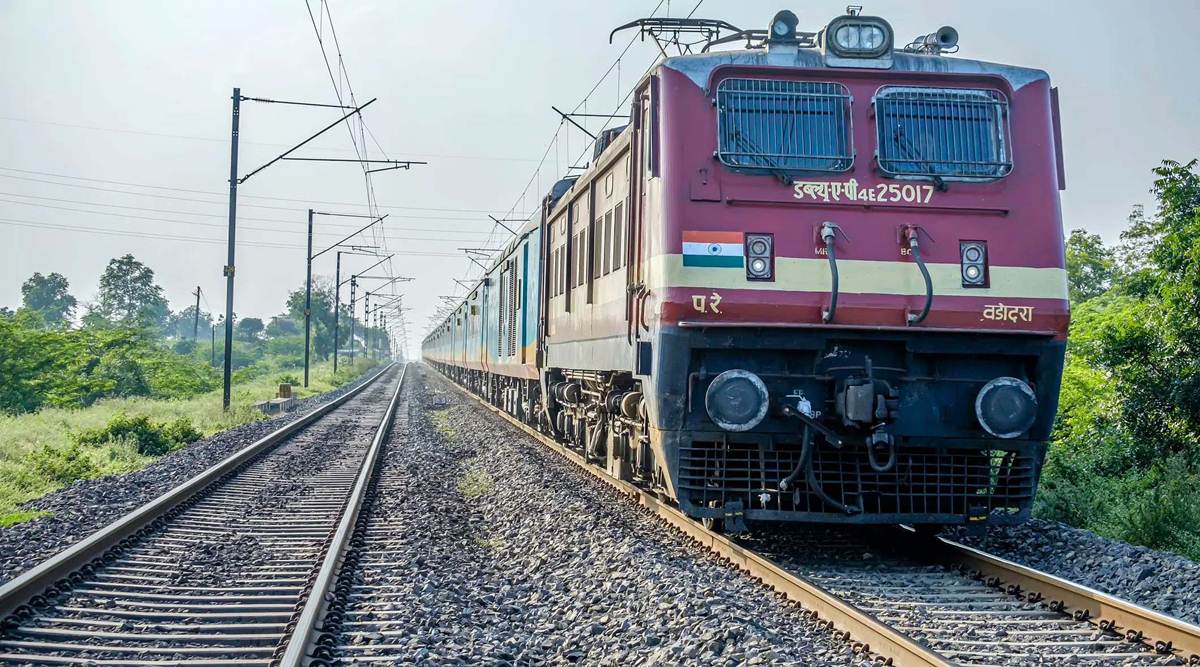 झारखंड : कुड़मी समाज के आंदोलन के कारण आज भी 12 ट्रेन नहीं चलीं- Jharkhand: 12 trains did not run even today due to the movement of Kudmi Samaj