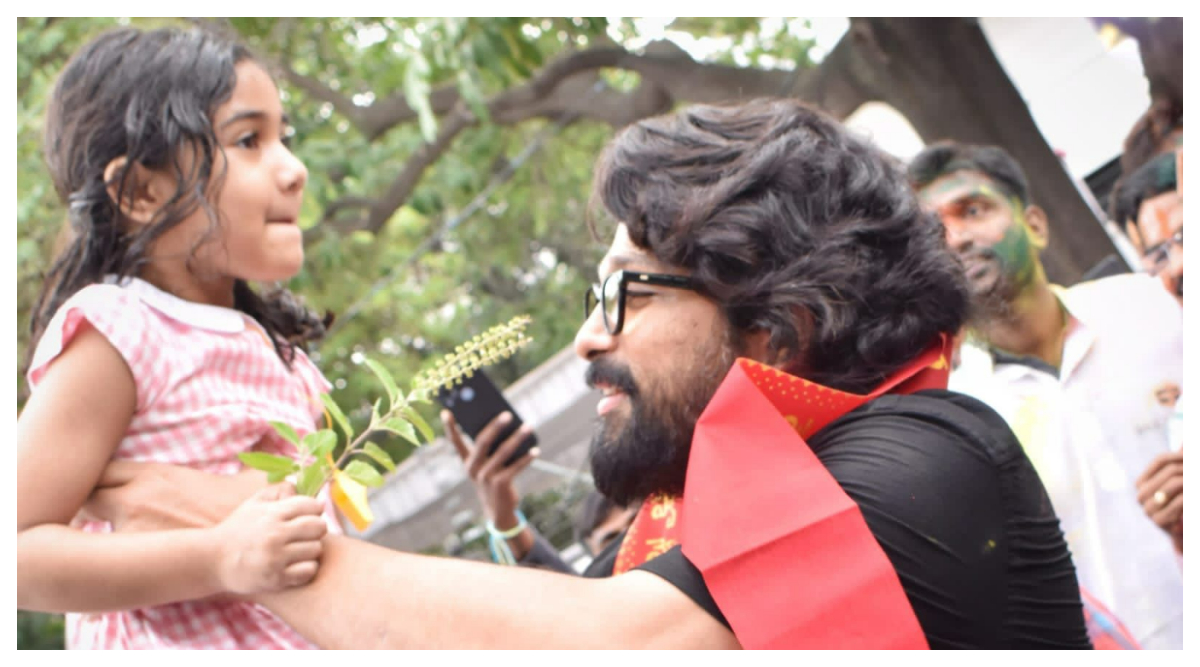 Inside Allu Arjun And Daughter Arha’s Ganesh Visarjan, See Pics ...