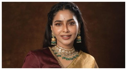 414px x 230px - Ponniyin Selvan 1: Aishwarya Lekshmi says she wants to be like her  character Poonguzhali | Entertainment News,The Indian Express