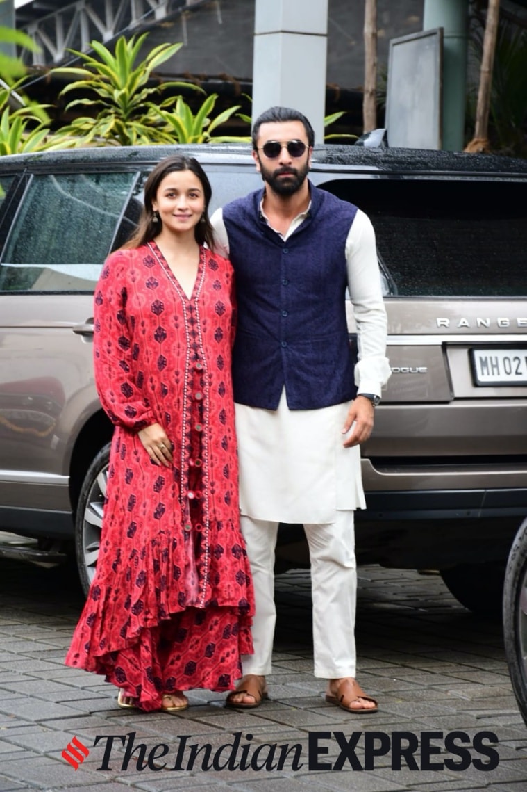 Take Cues For The Perfect Summer Dress From Ranbir Kapoor, Ranveer