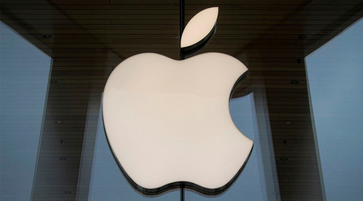 Apple, the ad critic, now embraces ads