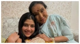 Asha Bhosle with Zanai