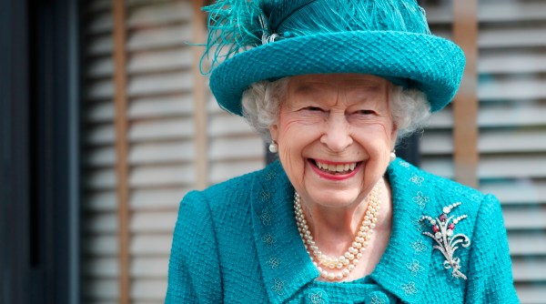 Queen Elizabeth's death: In a divided Britain, near unity in admiration ...